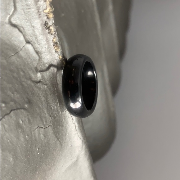 Black stone ring - Picture 2 of 3